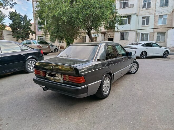 Mercedes 190-4