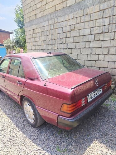 Mercedes 190-2