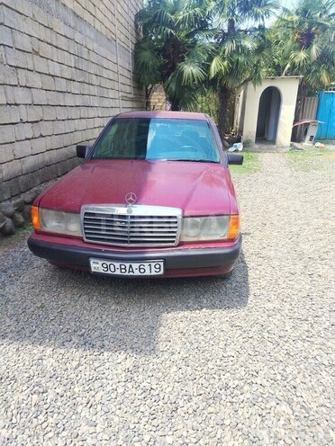 Mercedes 190-1