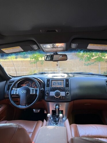 Infiniti FX35-10