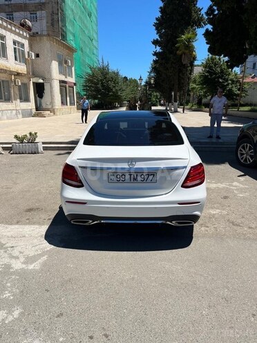 Mercedes E 300-5