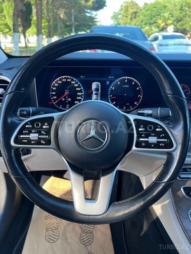 Mercedes E 300-9