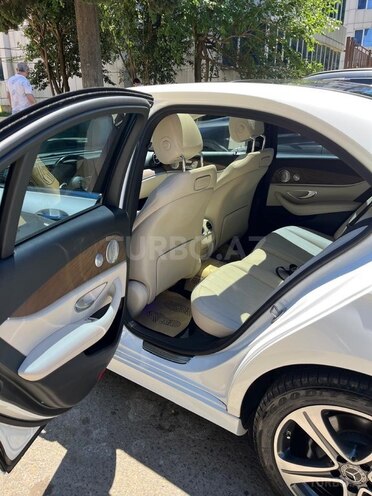 Mercedes E 300-17