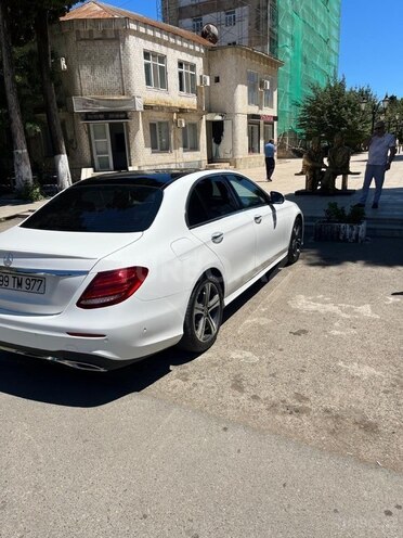 Mercedes E 300-7