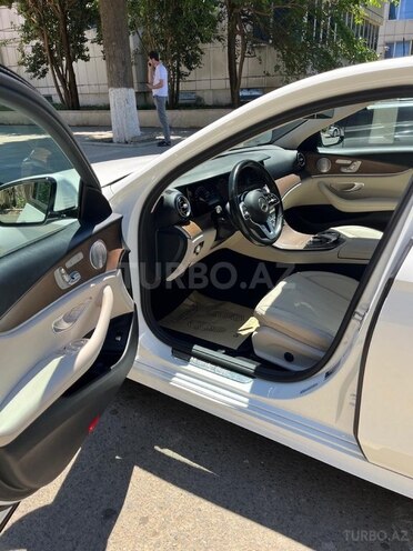 Mercedes E 300-10