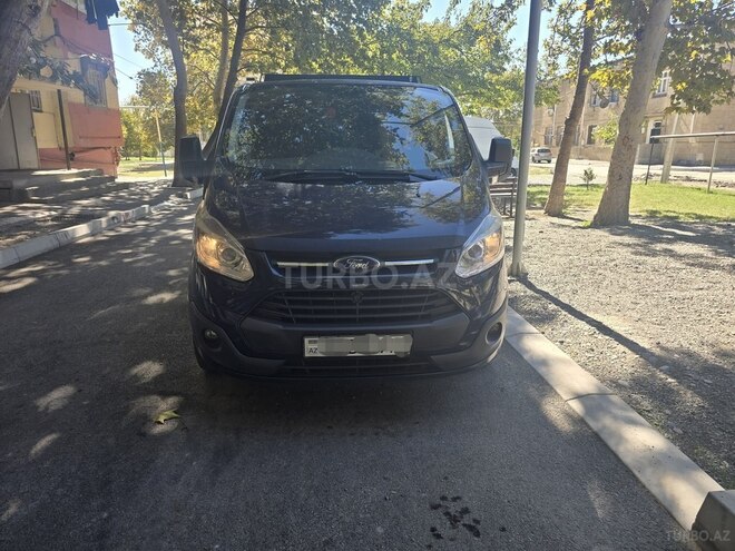Ford Tourneo Custom-11