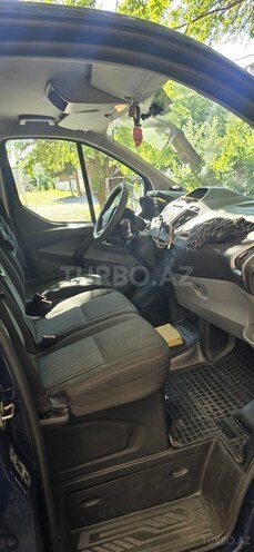 Ford Tourneo Custom-7