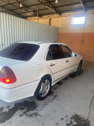 Mercedes C 200-3