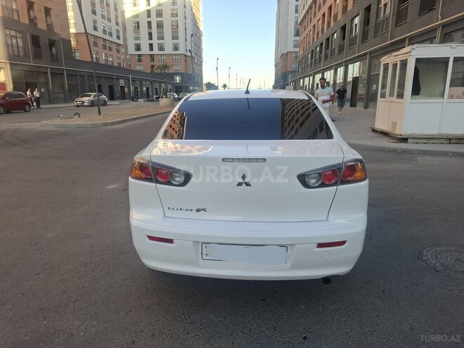 Mitsubishi Lancer-2