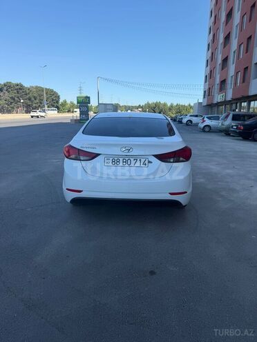Hyundai Elantra-2
