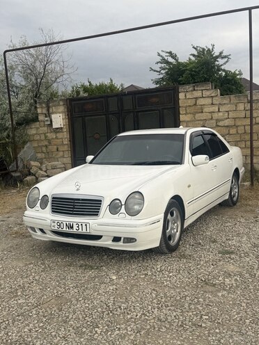 Mercedes E 240-6