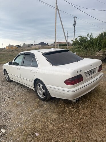 Mercedes E 240-9