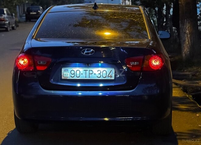 Hyundai Elantra-4