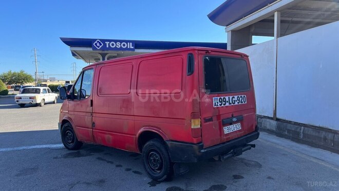 Ford Transit-3