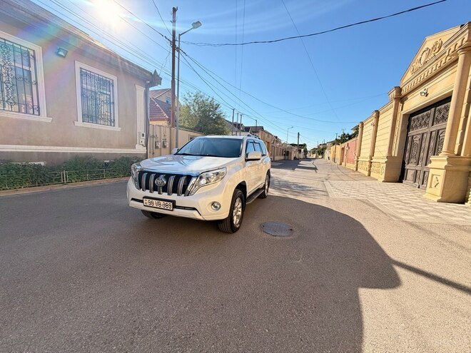 Toyota Land Cruiser Prado-5