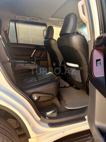 Toyota Land Cruiser Prado-9