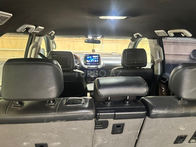 Toyota Land Cruiser Prado-12