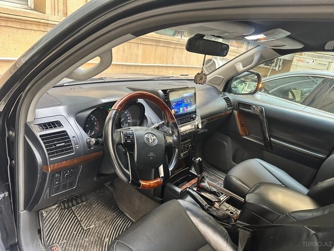 Toyota Land Cruiser Prado-9