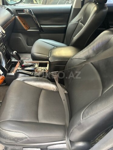 Toyota Land Cruiser Prado-7