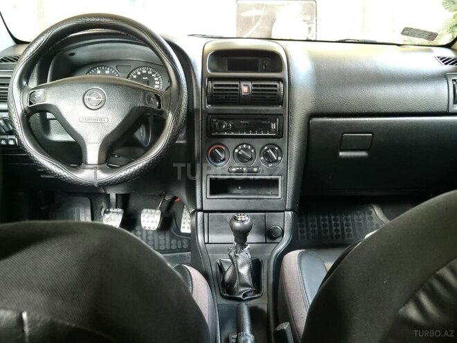 Opel Astra-11