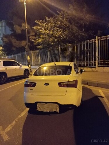 Kia Rio-5