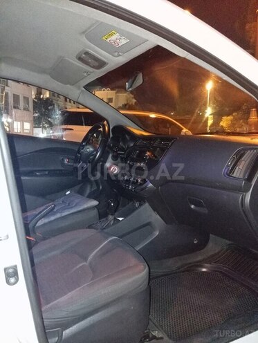 Kia Rio-10