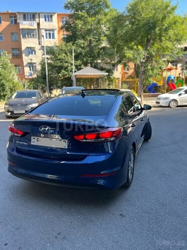 Hyundai Elantra-8