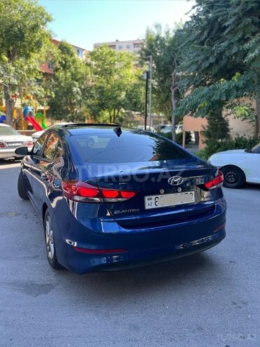 Hyundai Elantra-7