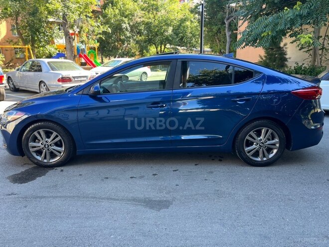 Hyundai Elantra-4