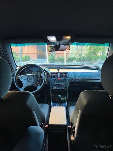 Mercedes C 200-11