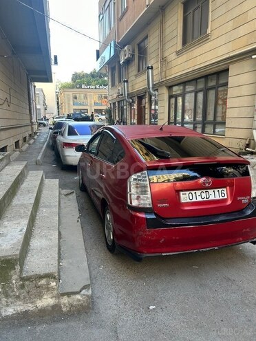 Toyota Prius-5