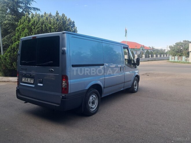 Ford Transit-6
