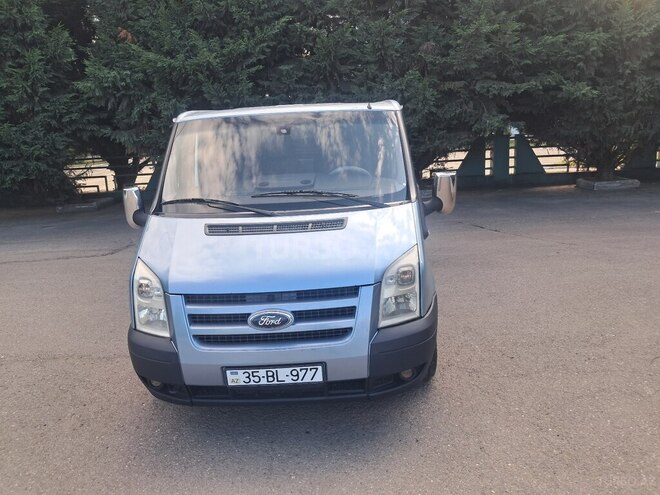 Ford Transit-4