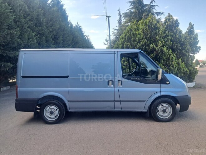 Ford Transit-5
