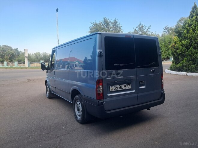Ford Transit-7