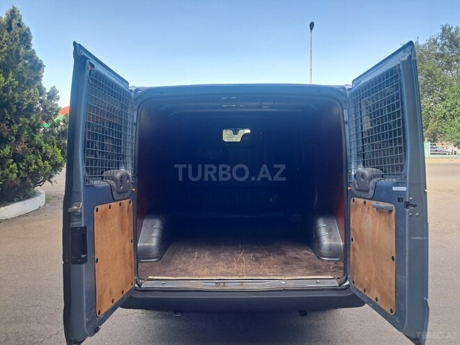 Ford Transit-10