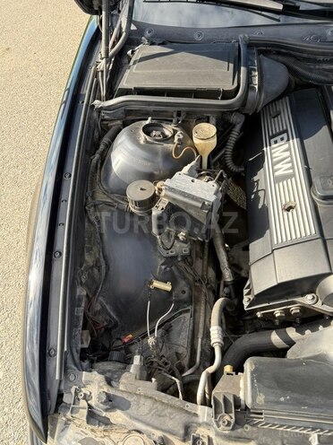 BMW 523-17