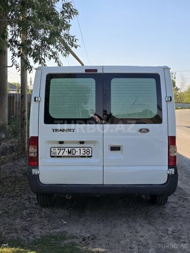 Ford Transit-12