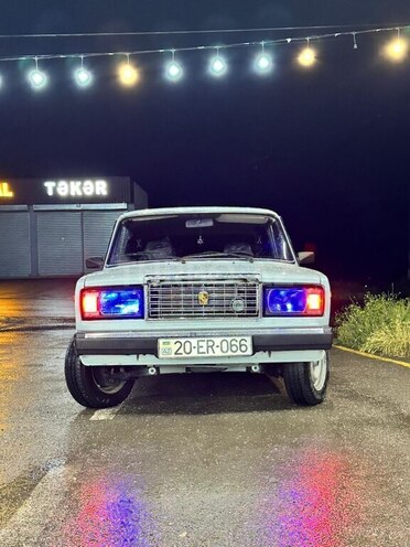 LADA (VAZ) 2107-1