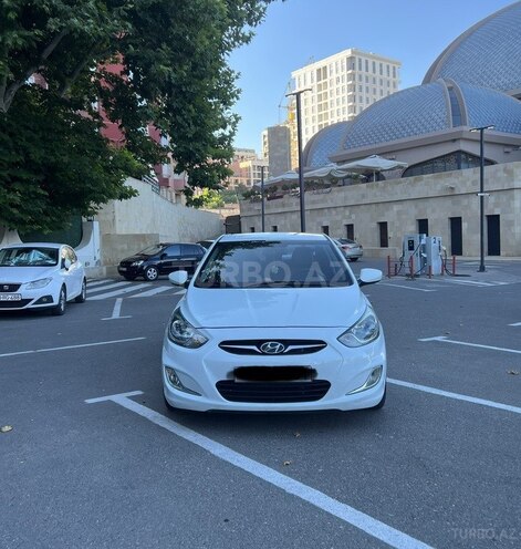 Hyundai Accent-1