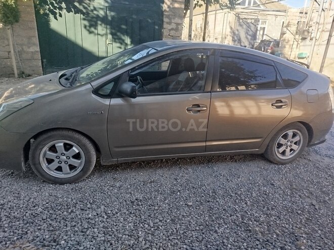 Toyota Prius-5