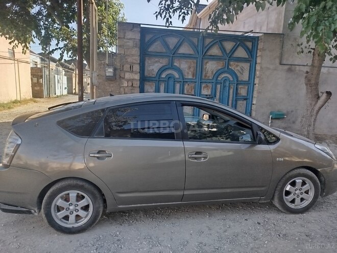 Toyota Prius-3
