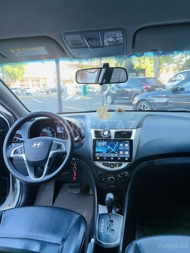 Hyundai Accent-3