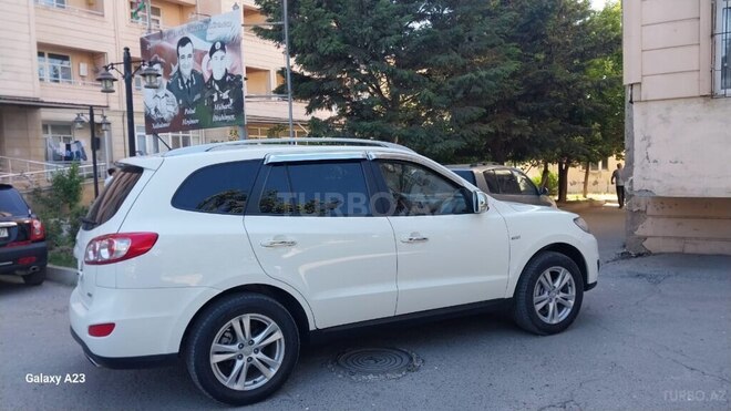 Hyundai Santa Fe-5