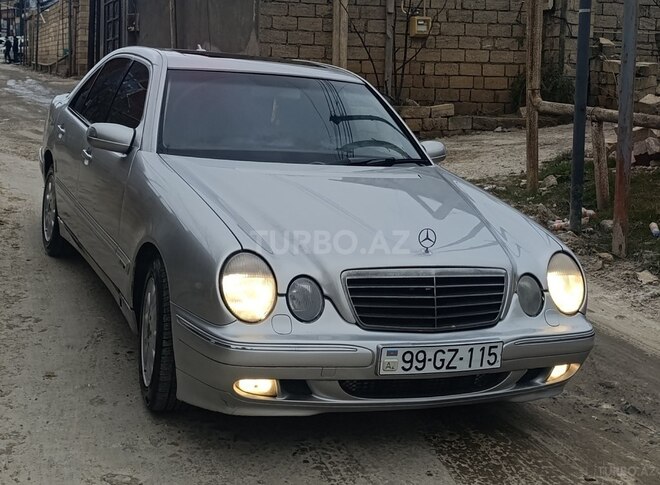 Mercedes E 200-1