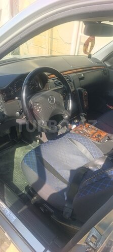 Mercedes E 200-3