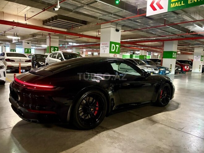 Porsche 911 Carrera GTS-5
