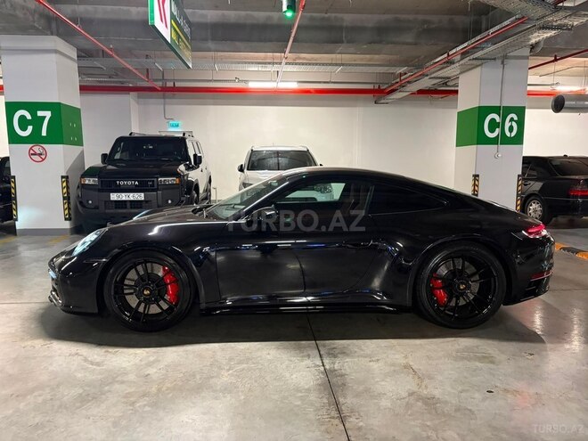 Porsche 911 Carrera GTS-13