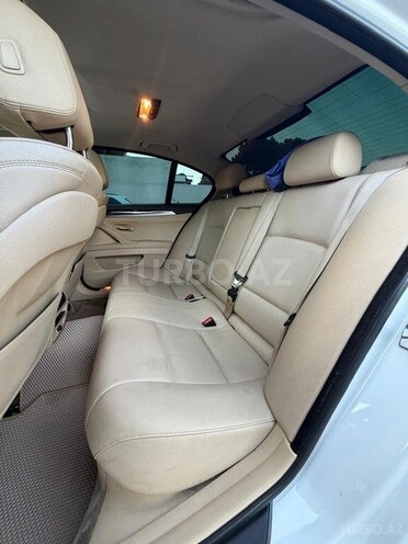 BMW 528-13