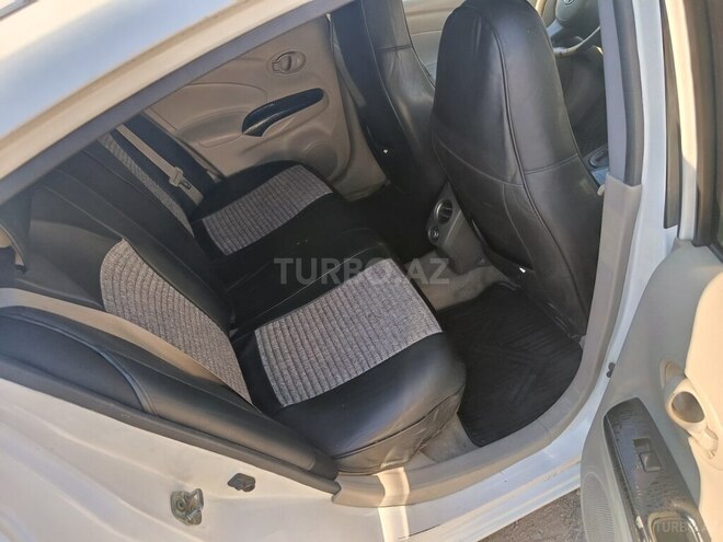 Nissan Sunny-2